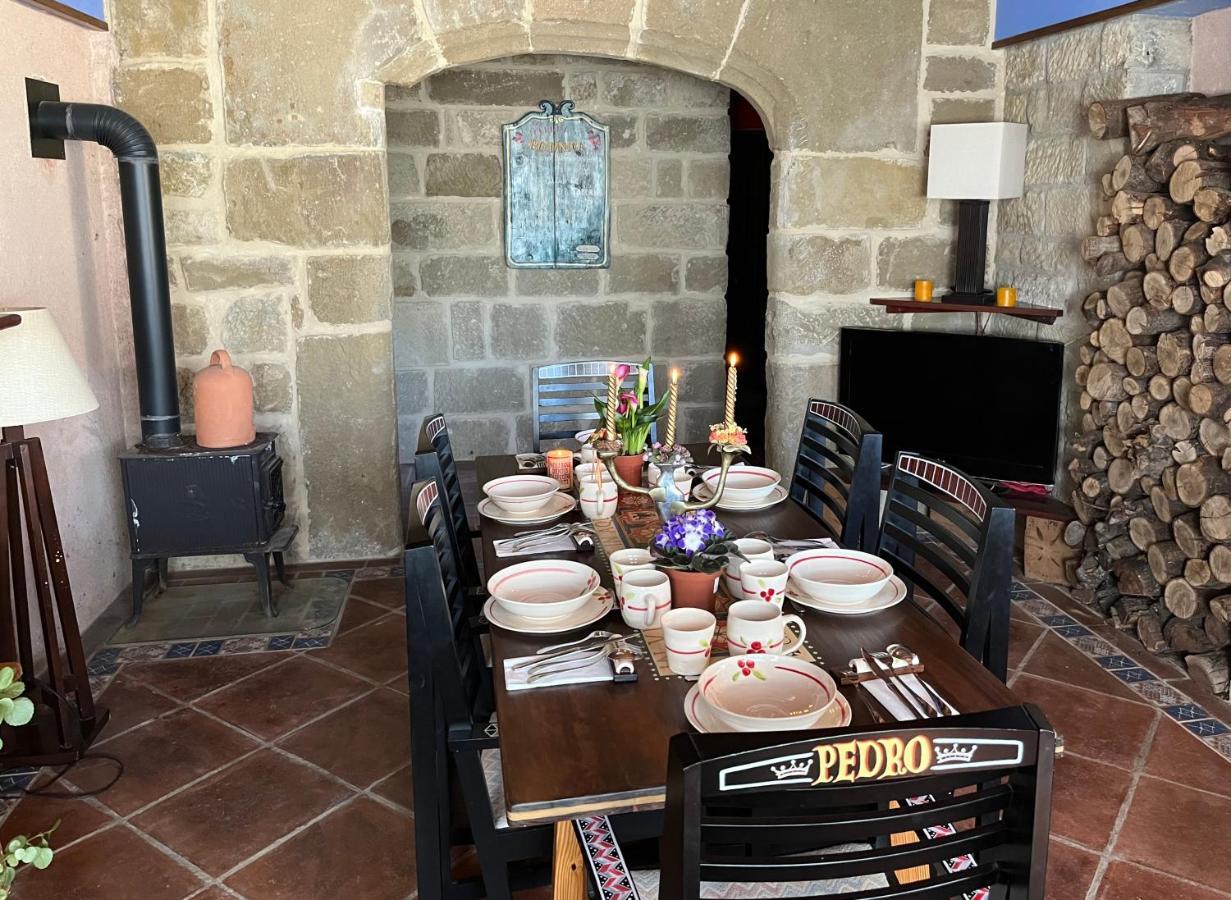 Hostal La Casona de la Reina Berta Murillo de Gállego Exterior foto