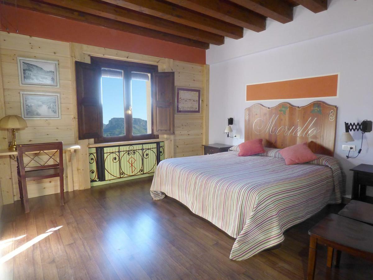 Hostal La Casona de la Reina Berta Murillo de Gállego Exterior foto